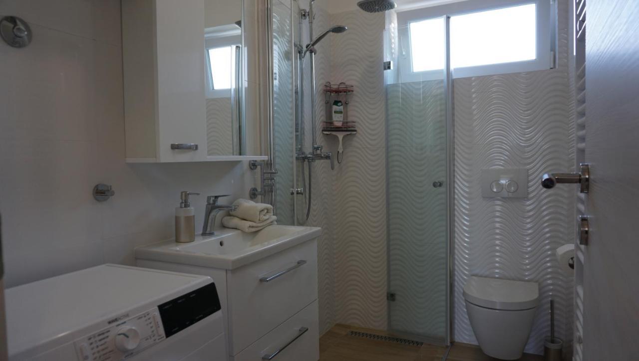 Apartman Luka Pula Exterior photo